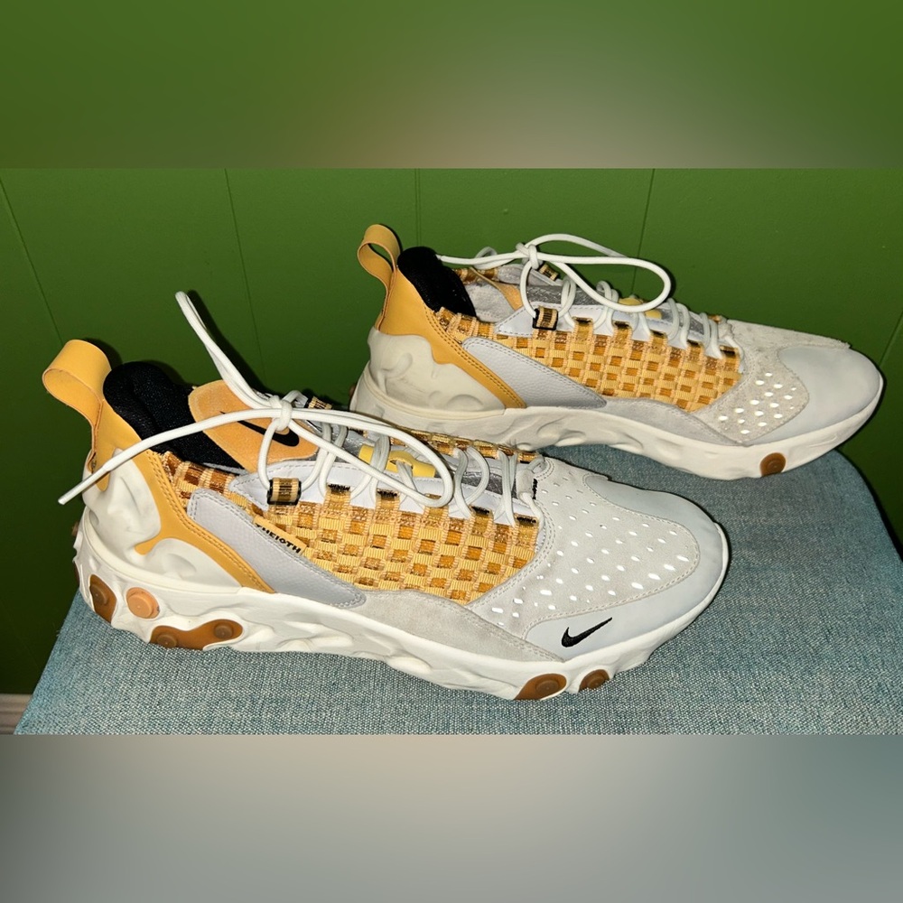 NIKE REACT SERTU VAST GREY LIGHT SMOKE GREY HONEYCOMB BLACK Size 11M